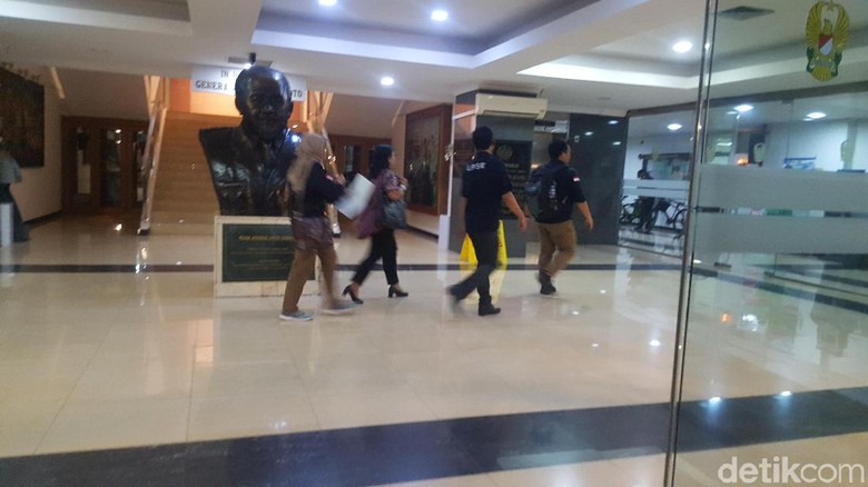 Wiranto Ditusuk, LPSK Sambangi RSPAD Gatot Soebroto Wiranto Ditusuk, LPSK Sambangi RSPAD Gatot Soebroto