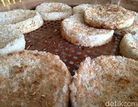 Jangan Tinggalkan Jogja Sebelum Ngemil Kue Kelapa Jadul Ini