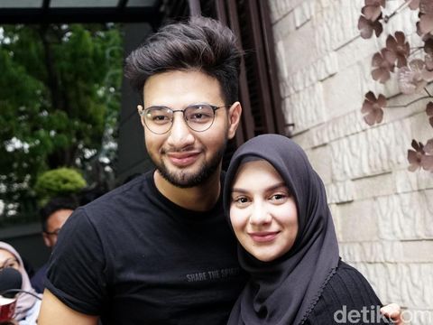Ammar Zoni dan Irish Bella saat ditemui di kawasan Cinere.