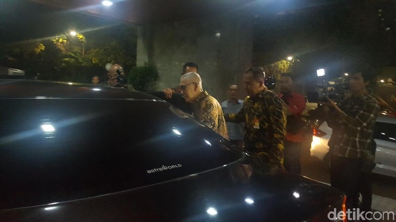 Try Sutrisno: Wiranto Selesai Operasi, Mari Kita Berdoa Try Sutrisno: Wiranto Selesai Operasi, Mari Kita Berdoa