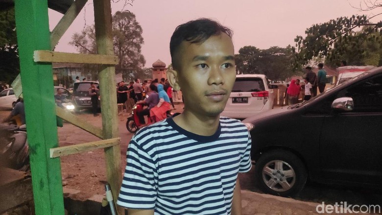 Kesaksian Warga: Abu Rara Tusuk Wiranto, Yang Perempuan Kejar Polisi Kesaksian Warga: Abu Rara Tusuk Wiranto, Yang Perempuan Kejar Polisi