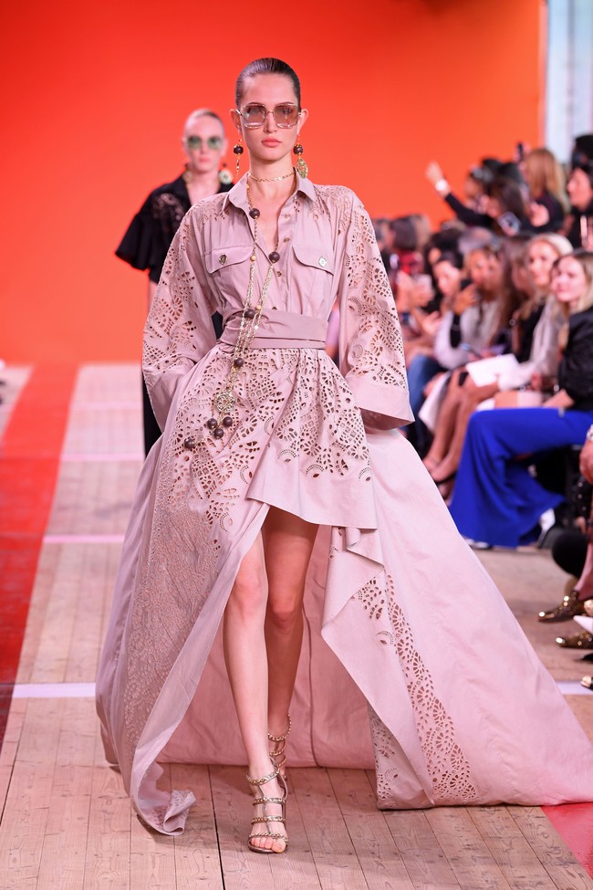 Elie Saab memperagakan koleksi terbarunya di Paris Fashion Week 2020. Prancis. Sabtu (28/09/2019). Photo by Pascal Le Segretain/Getty Images