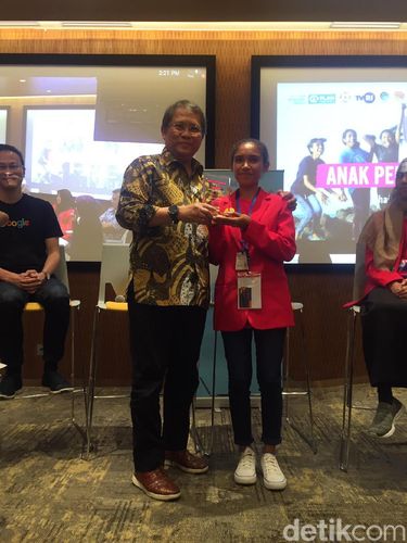 Cerita Remaja Desa Terpencil yang Bisa Jadi Menkominfo Sehari