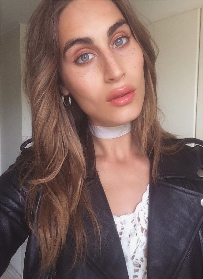 Hal ini tampaknya dilakukan Victorias Secret setelah belakangan mendapat kritik karena kurangnya keberagaman di fashion show mereka. Selain model transgender, untuk pertama kalinya VS akan menampilkan model berukuran 14. Foto: Instagram @itmaybemay