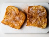 Bosan Roti Panggang? Bikin Saja 'Milk Toast' yang Gampang Ini