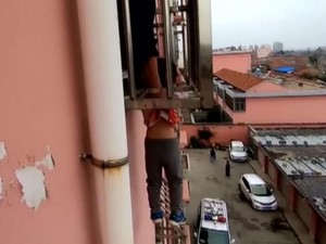 Dramatis, Bocah Tersangkut di Teralis Jendela Lantai 4 Berhasil Diselamatkan