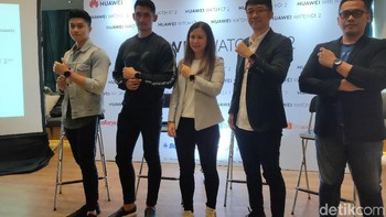 Huawei Watch GT 2 bisa dipesan melalui pre order yang dibuka pada 10-22 Oktober 2019. Jam tangan pintar ini dibanderol dengan harga Rp 2,799 juta untuk edisi Sporty dan Rp 2,999 juta untuk edisi Classic. (Foto: detikINET/Virgina Maulita Putri)