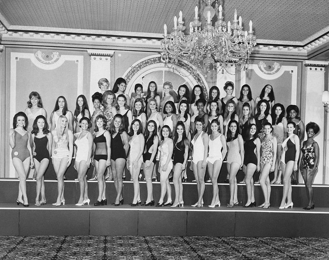 Miss World merupakan kontes kecantikan tertua di dunia. Dan seperti inilah Miss World pada 1969 yang digelar di London. Foto: Getty Images