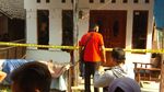 Rumah Istri Pelaku Penusukan Wiranto Digaris Polisi