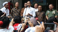 Pernyataan Jokowi tersebut menjawab pertanyaan wartawan mengenai apakah sang kepala negara akan meminta penambahan pengamanan untuk para pejabat pasca insiden penusukan Wiranto.