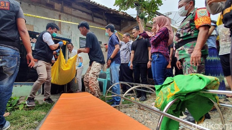 Dilaporkan Hilang 3 Hari, Pria Lansia Ditemukan Tewas Membusuk di Rumahnya Dilaporkan Hilang 3 Hari, Pria Lansia Ditemukan Tewas Membusuk di Rumahnya