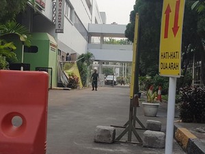 Ambulans yang Bawa Wiranto Tiba di RSPAD Gatot Subroto