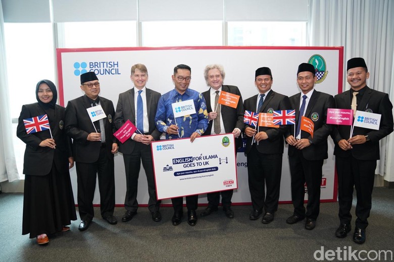 Cerita Ulama Asal Cirebon Bagikan Cerita Islam Indonesia di London Cerita Ulama Asal Cirebon Bagikan Cerita Islam Indonesia di London
