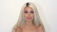 Stefanie Mulic jadi perbincangan usai mengaku jika dirinya melakukan serangkaian operasi sejak usia 13 tahun. Dok. Instagram/barbiestefii