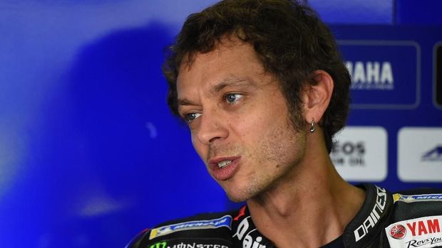 Valentino Rossi sudah lama tak tak menang, sudah lama juga tak naik podium