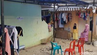 Pasangan ini juga dikenal pendiam dan dan jarang bergaul. 