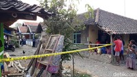 Seperti diketahui, polisi telah mengamankan pria berinisial SA alias Abu Rara yang menusuk Wiranto serta seorang perempuan yang bersamanya berinisial FD. Imam Suripto/Dok. Detikcom.