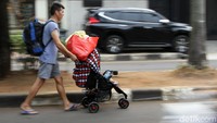 Para pencari suaka tersebut ingin meminta hak-hak mereka kepada UNHCR.