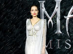 5 Penyebab Wanita Harus Operasi Angkat Rahim Seperti Angelina Jolie
