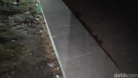 Sementara itu, beberapa aparat kepolisian juga masih berjaga di depan Polsek Menes. Situasi di lokasi hingga malam ini masih terlihat normal.