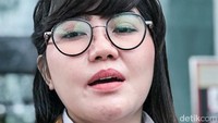 Katanya sih cuma naik 4 kilogram, tapi manglingi banget. Netizen bahkan sampai ada yang menyangka Via adalah Meldi. Foto: Andhika Prasetya/detikcom