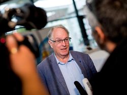 Para Penemu Baterai Ponsel yang Diganjar Nobel Kimia