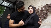 Sayang, Irish Bella dan Ammar Zoni saat itu tidak mengumumkan detail kapan mereka menikah siri. Foto: Palevi S/detikFoto