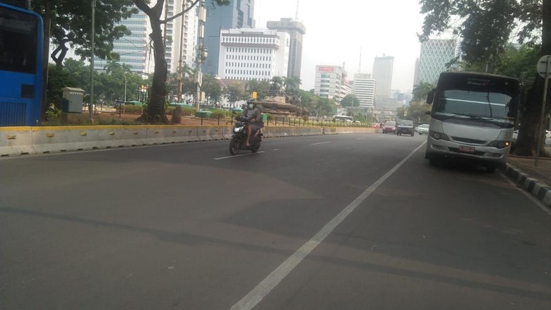 Massa Petani Bubar, Jalan Medan Merdeka Barat Dibuka Lagi Massa Petani Bubar, Jalan Medan Merdeka Barat Dibuka Lagi