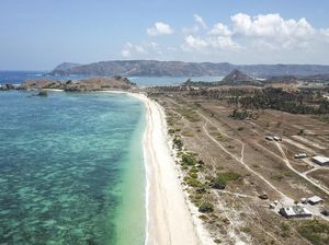 Pantai Serenting Dekat Sirkuit Mandalika, Masih Perawan Ternyata