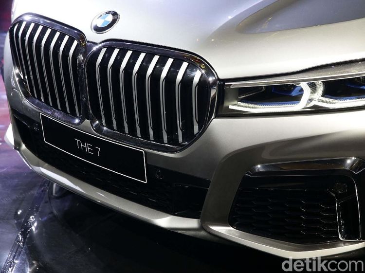 Tampang Keren Sedan Termewah BMW