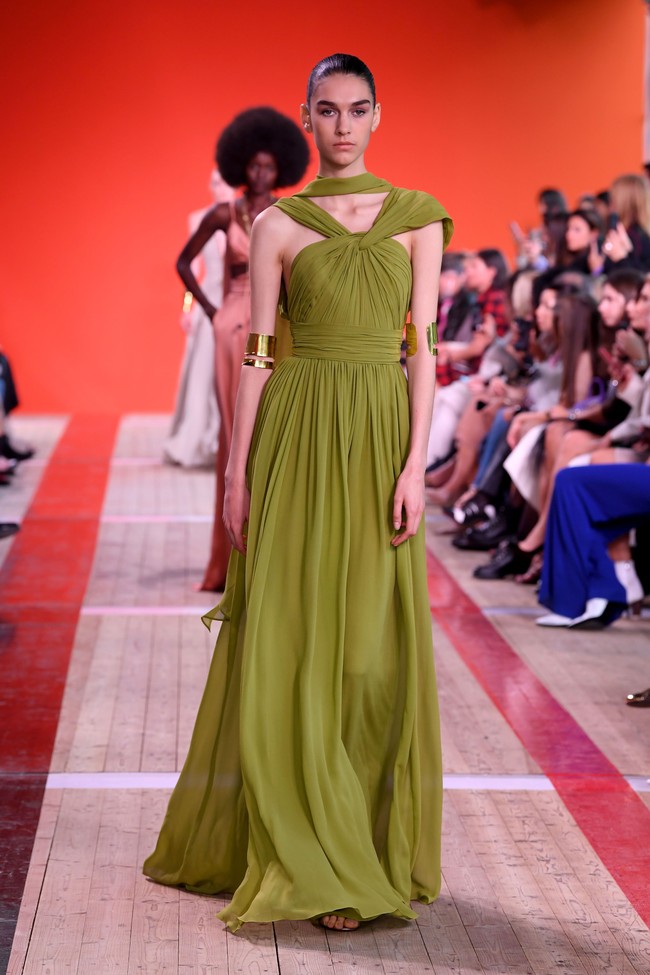 Elie Saab memeragakan koleksi gaun terbarunya di Paris Fashion Week 2020, Prancis, Sabtu (28/09/2019). Photo by Pascal Le Segretain/Getty Images