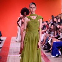 Elie Saab memeragakan koleksi gaun terbarunya di Paris Fashion Week 2020, Prancis, Sabtu (28/09/2019). Photo by Pascal Le Segretain/Getty Images