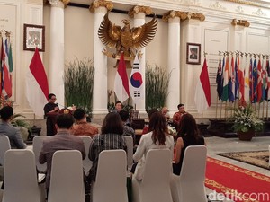 Buka Dialog Generasi Muda RI-Korsel, Menlu Bicara Tantangan Abad 21