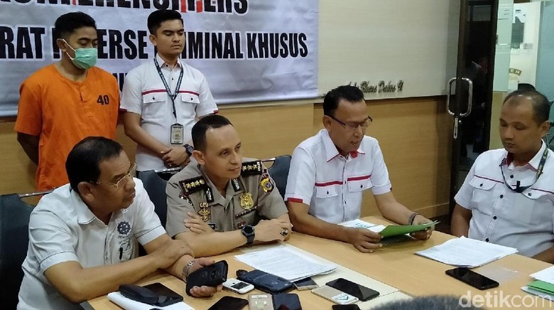 Bikin Grup G30S STMBangkit untuk Provokasi Demo, Pria di Aceh Ditangkap Bikin Grup G30S STMBangkit untuk Provokasi Demo, Pria di Aceh Ditangkap