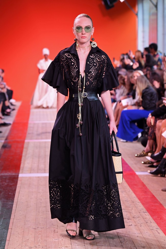 Elie Saab memperagakan koleksi terbarunya di Paris Fashion Week 2020. Prancis. Sabtu (28/09/2019). Photo by Pascal Le Segretain/Getty Images