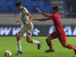 Indonesia bertanding melawan Uni Emirat Arab dalam laga Kualifikasi Piala Dunia 2022 di Al Maktoum Stadium, Kamis (10/10/2019) malam WIB. Dok. AFP/KARIM SAHIB.