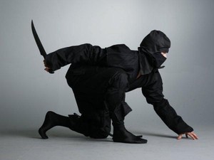 Mengulik Kunai dan Ninja
