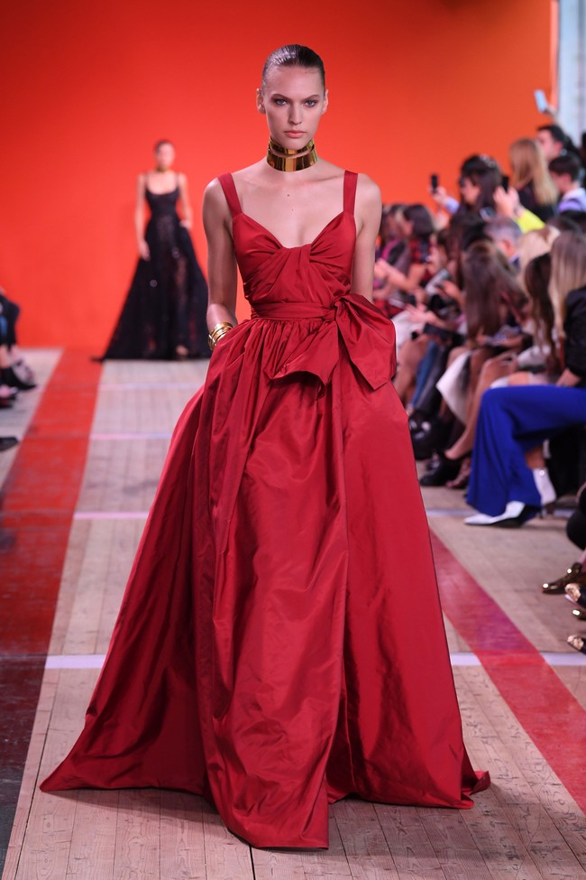 Elie Saab memeragakan koleksi gaun terbarunya di Paris Fashion Week 2020, Prancis, Sabtu (28/09/2019). Photo by Pascal Le Segretain/Getty Images