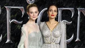 Pesona Angelina Jolie dan Elle Fanning di Red Carpet Maleficent
