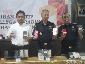 76 Unit iPhone 11 Diamankan di Bandara Juanda dari Penumpang