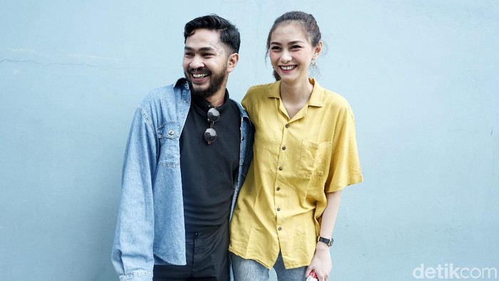 Onadio dan Beby Prisillia saat ditemui di studio Trans TV.