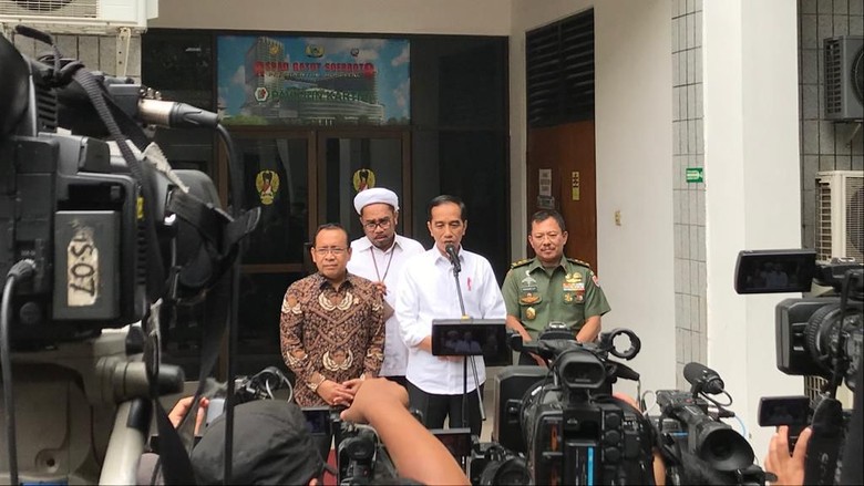 Wiranto ke Jokowi: Pak Saya Ingin Segera Pulang, Ikut Ratas Lagi Wiranto ke Jokowi: Pak Saya Ingin Segera Pulang, Ikut Ratas Lagi