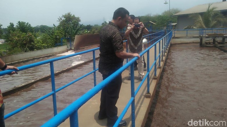 Dituding Cemari Sungai Wangi, Produsen Teh Gelas Hentikan Produksi Dituding Cemari Sungai Wangi, Produsen Teh Gelas Hentikan Produksi