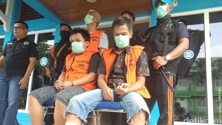 Jadi Kurir Sabu Napi Lapas Pekanbaru, Aiptu Rudi Ditangkap BNN Jambi Jadi Kurir Sabu Napi Lapas Pekanbaru, Aiptu Rudi Ditangkap BNN Jambi