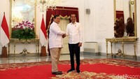 Selain itu, pembahasan lain yang dibahas dalam pertemuan tersebut adalah peluang Partai Gerindra bergabung ke pemerintah.