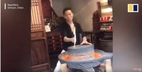 Heboh Joget Cabe, Jualan Cabe Pria Ini Viral dan Laku Keras