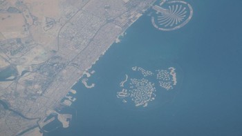 Kebanyakan foto yang ia bagi adalah daerah Uni Emirat Arab, Tanah Airnya. Foto: Hazza Al Mansouri
