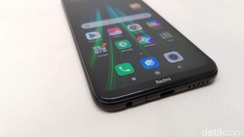 Kamera belakangnya ada 4, dengan kamera utama 48 megapixel, kamera ultra wide 8 megapixel, kamera makro 2 megapixel, dan kamera depth sensor 2 megapixel. Foto: detikINET/Anggoro Suryo Jati