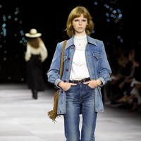 Koleksi ready to wear Celine untuk musim semi 2020 yang ditampilkan di Paris Fashion Week 2020, Prancis. Minggu (27/9/2019). Photo by Pascal Le Segretain/Getty Images.