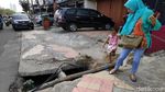 Awas, Lubang Mengintai Pejalan Kaki di Margonda